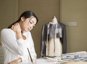 Bệnh đau vai gáy có nguy hiểm không? Những nguy cơ tiềm ẩn từ cơn đau vai gáy